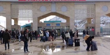 iranli-turistler-olu-sayisinin-resmi-rakamlarin-uzerinde-olabilecegini-soyledi-B1yUg8UA.jpg