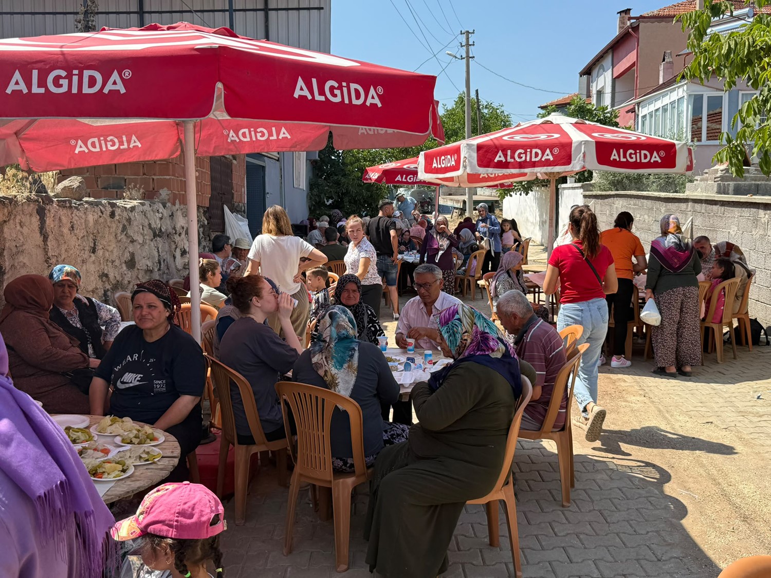 Irmak öğretmen memleketi Kula’da dualarla anıldı 4 irmak ogretmen memleketi kulada dualarla anildi 0 iWd58IBR
