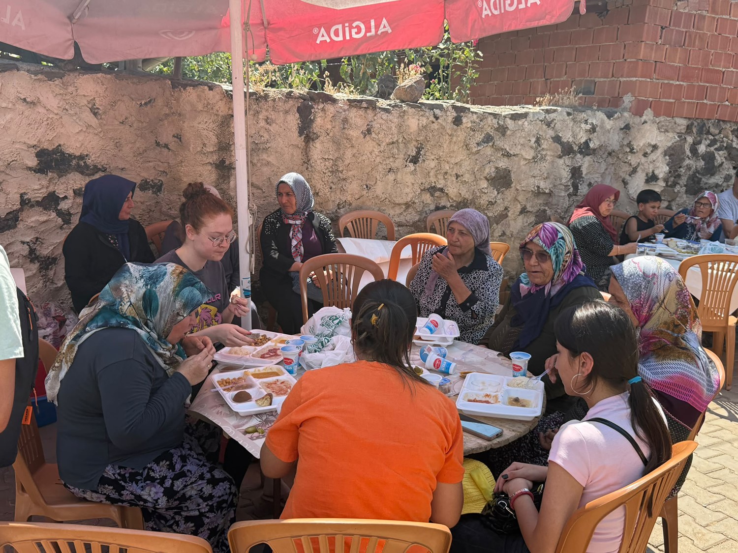 Irmak öğretmen memleketi Kula’da dualarla anıldı 5 irmak ogretmen memleketi kulada dualarla anildi 1 MmFv6sXF