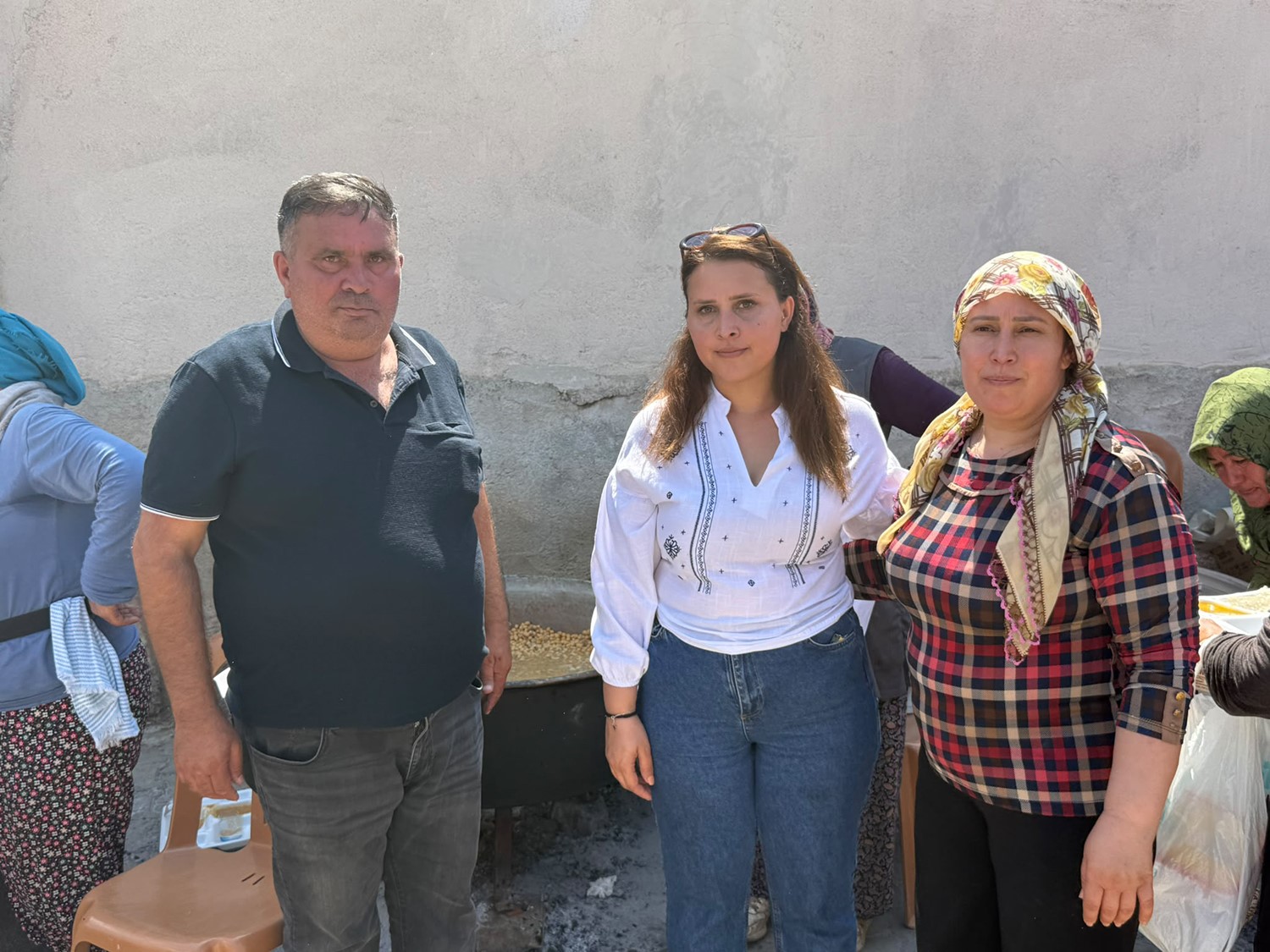 Irmak öğretmen memleketi Kula’da dualarla anıldı 8 irmak ogretmen memleketi kulada dualarla anildi 4