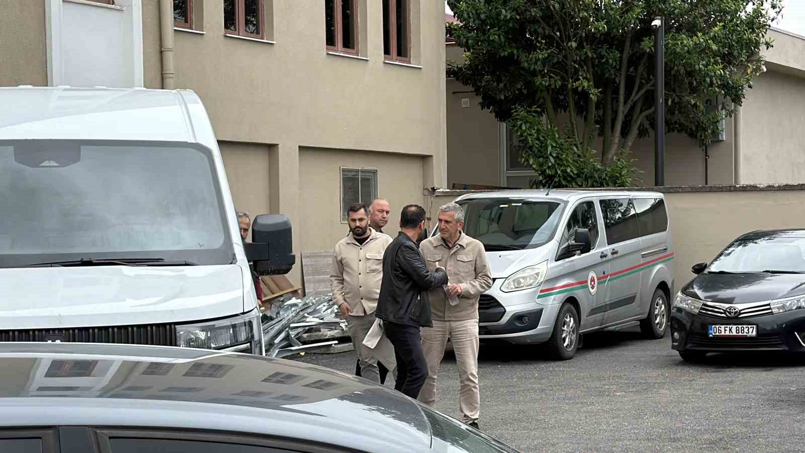 İrtikap soruşturması kapsamında göz altına alınan Akçakoca Belediye Başkanı Fikret Albayrak tutuklandı 4 irtikap sorusturmasi kapsaminda goz altina alinan akcakoca belediye baskani fikret albayrak tutuklandi 0 1E6eFgy7