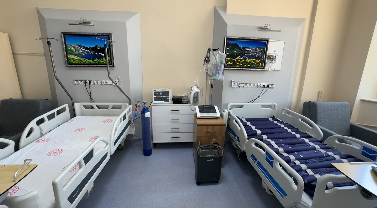 İş adamından Yüksekova Devlet Hastanesine anlamlı bağış 10 is adamindan yuksekova devlet hastanesine anlamli bagis 6 gud4K37W