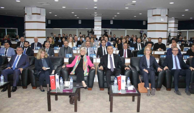 is-adamlari-almanyadan-vize-kolayligi-talep-etti-cUuASrql.jpg