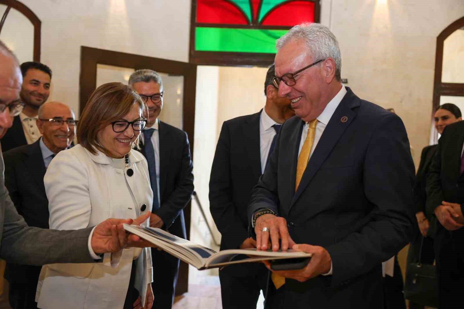 is bankasi kultur yayinlarinin gaziantep kitabevi acildi 0 k8XqHr7J