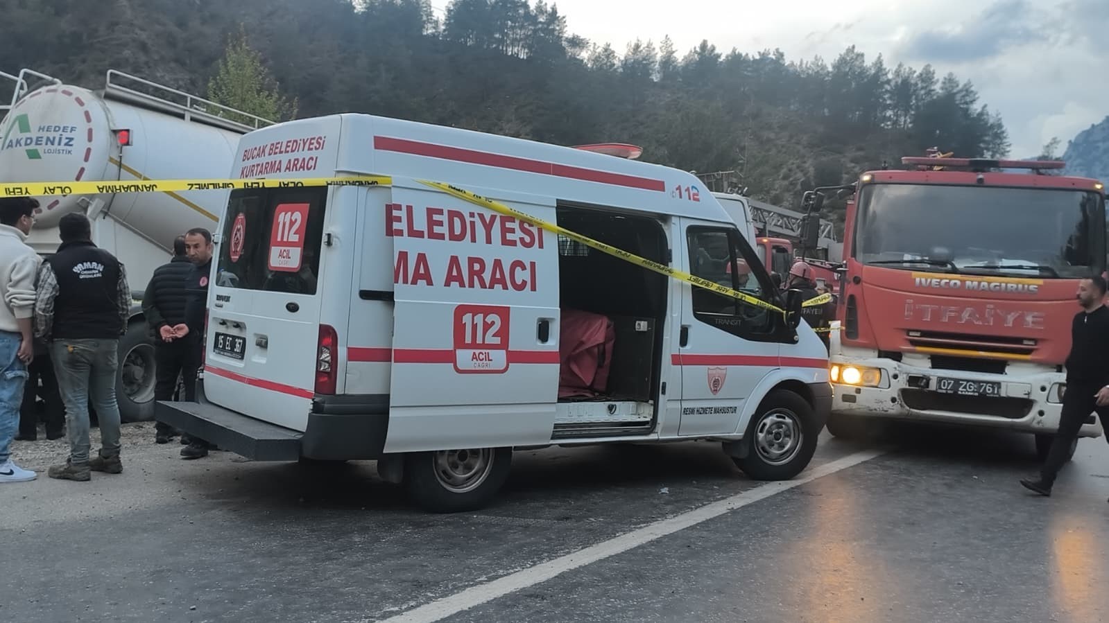 İş dönüşü yaşanan ve 7 kişinin hayatını kaybettiği feci kaza sonrası yol trafiğe açıldı 18 is donusu yasanan ve 7 kisinin hayatini kaybettigi feci kaza sonrasi yol trafige acildi pHnYAu2v