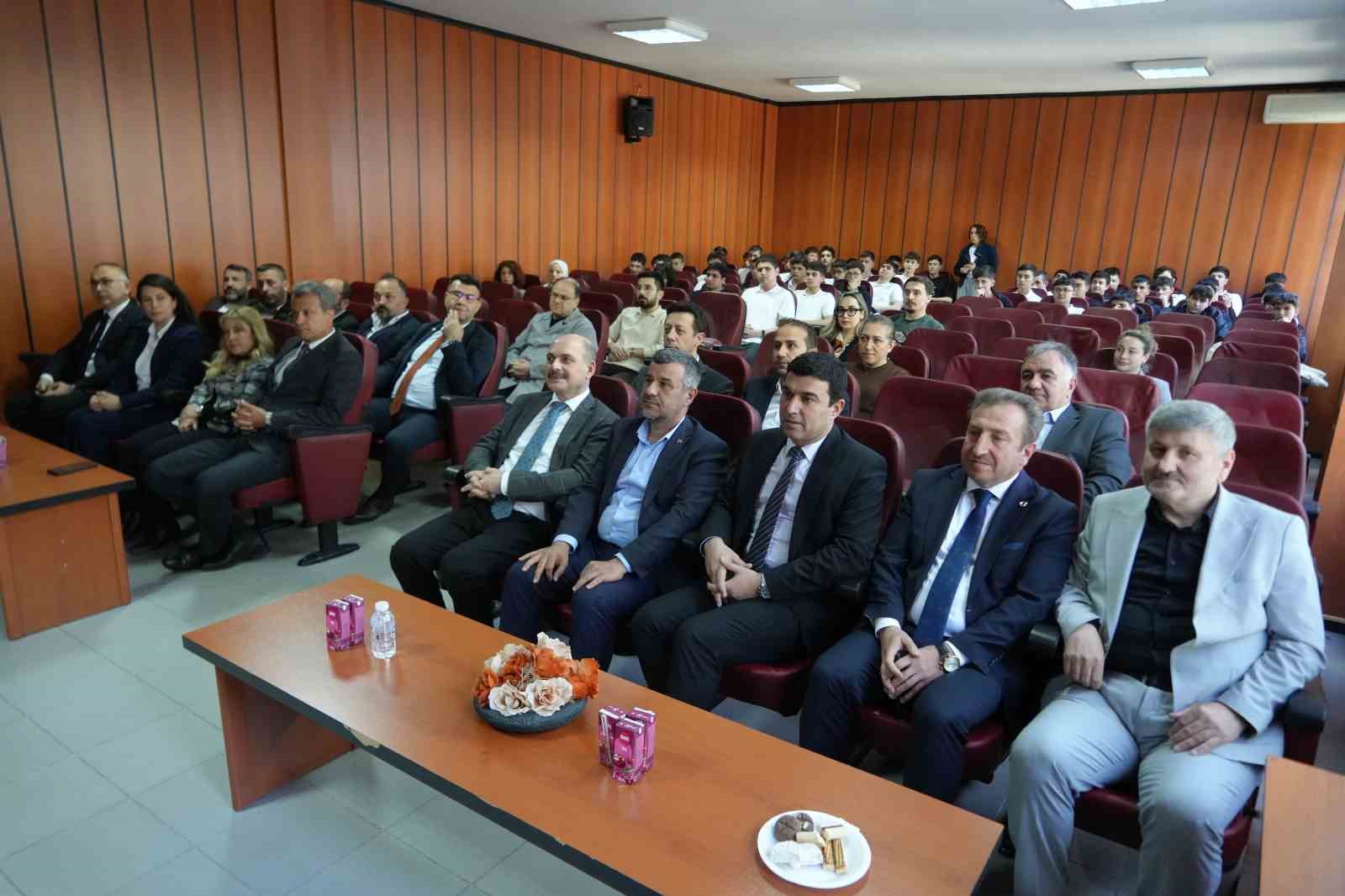 is dunyasinda devir degisti nitelikli personel arayan isveren ogrencinin ayagina gidiyor 5 ftyrAvBR