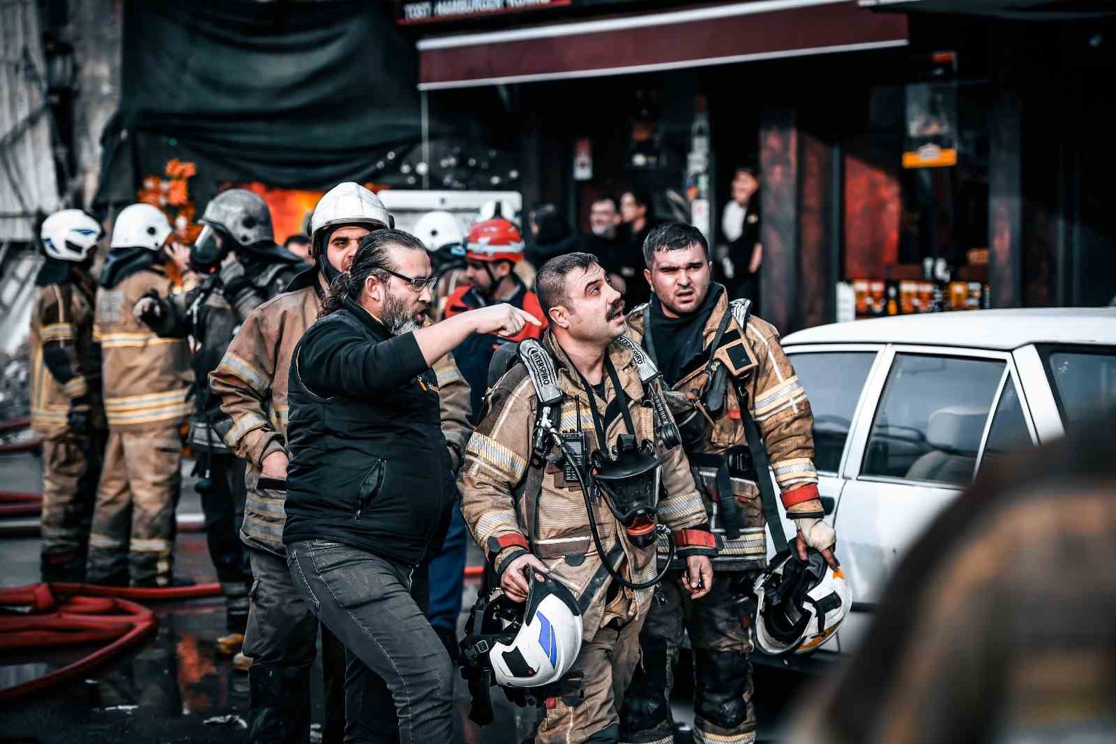 is hanini alevler sardi itfaiye 12 kisiyi kurtardi 5