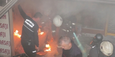 is-haninin-bodrum-katinda-cikan-yangin-korkuttu-Ra48BBrx.jpg