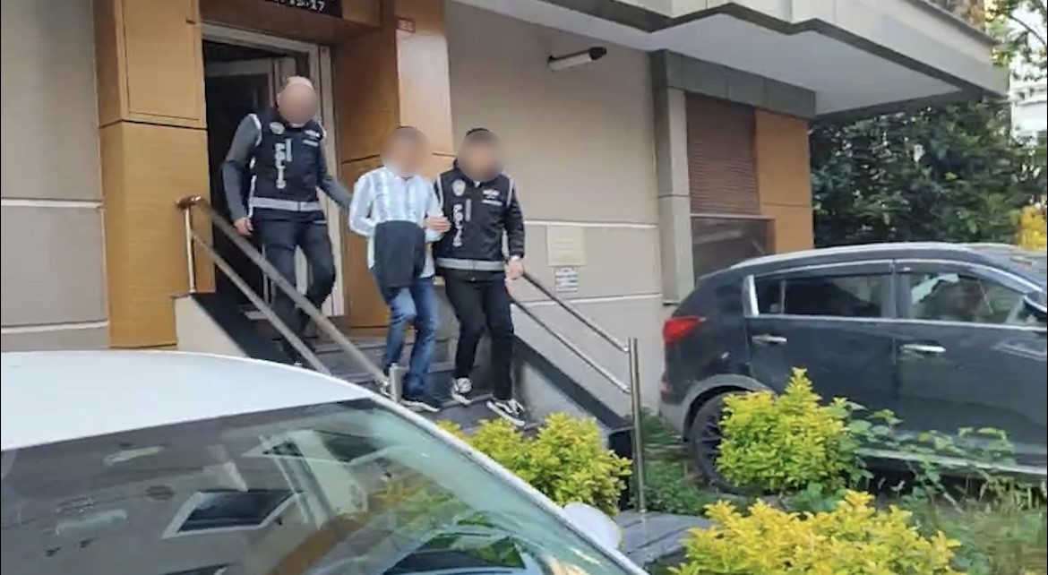is insanlarina zorla cek imzalattiran sebekeye organize polisinden darbe 1 smPctHah