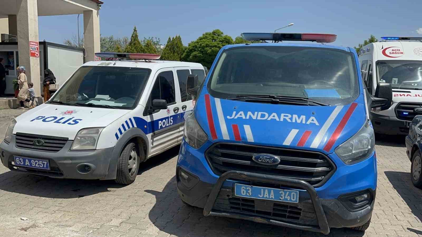 İş makinesinin altında kalan 1,5 yaşındaki çocuk hayatını kaybetti 6 is makinesinin altinda kalan 15 yasindaki cocuk hayatini kaybetti 2 fNqa6MWP