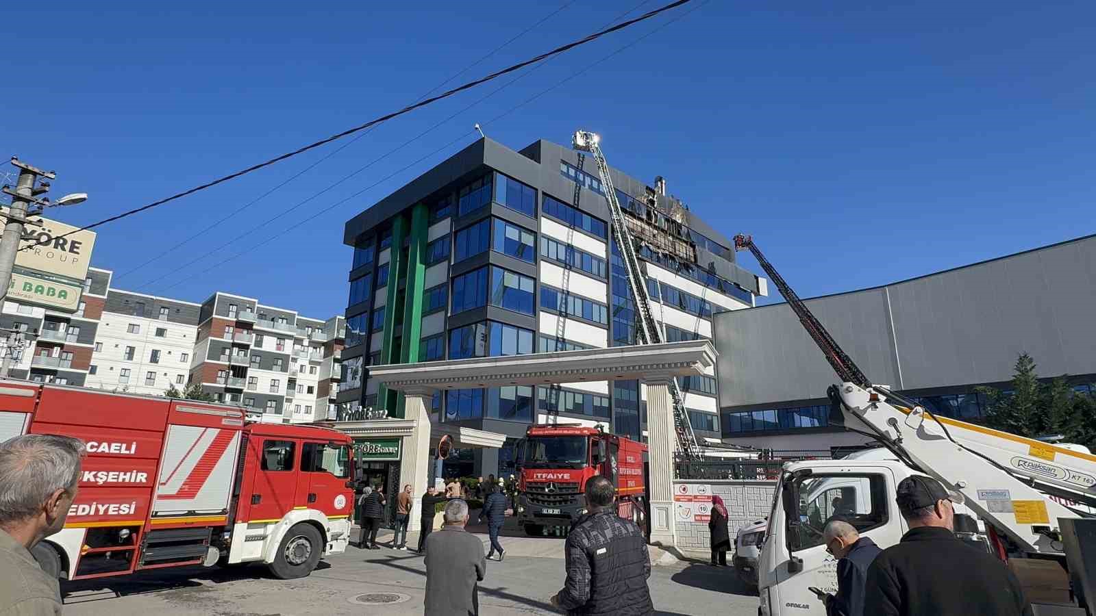 is merkezinin dis cephesinde yangin cikti 1 EhK4cgMk