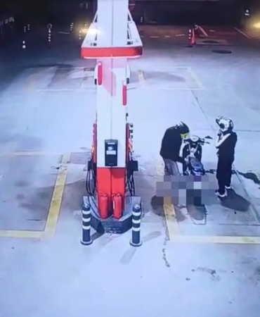is-yerine-kursun-yagdirdilar-ikametlerinde-ak-47-fisegi-ele-gecirildi-vfHbjayE.jpg