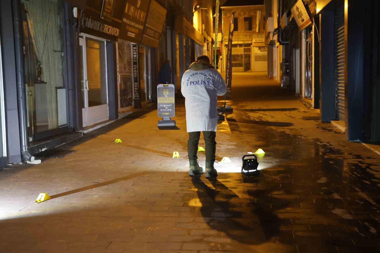 İş yerine silahlı saldırı: 2 şüpheli yakalandı 7 is yerine silahli saldiri 2 supheli yakalandi 3 lWdWTtvO