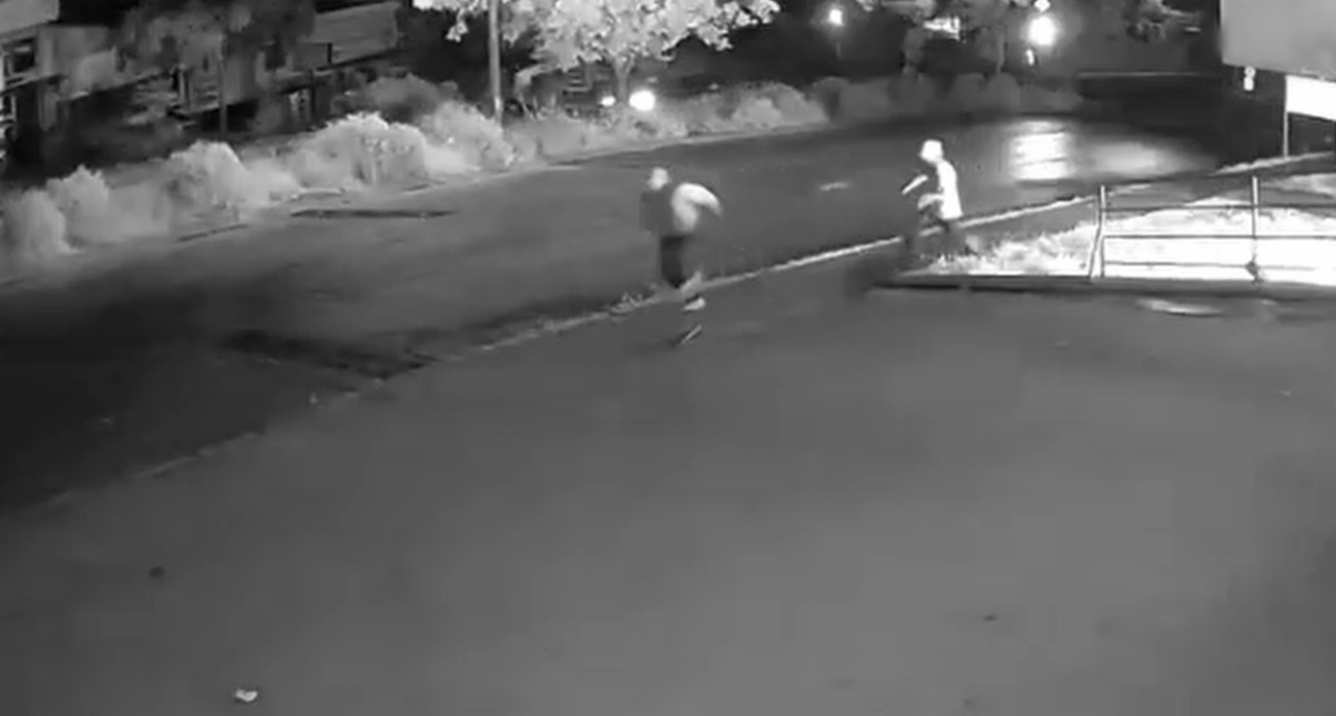 is yerini atese verirken az daha kendileri yaniyordu o anlar kamerada 2 IdJlsPFX
