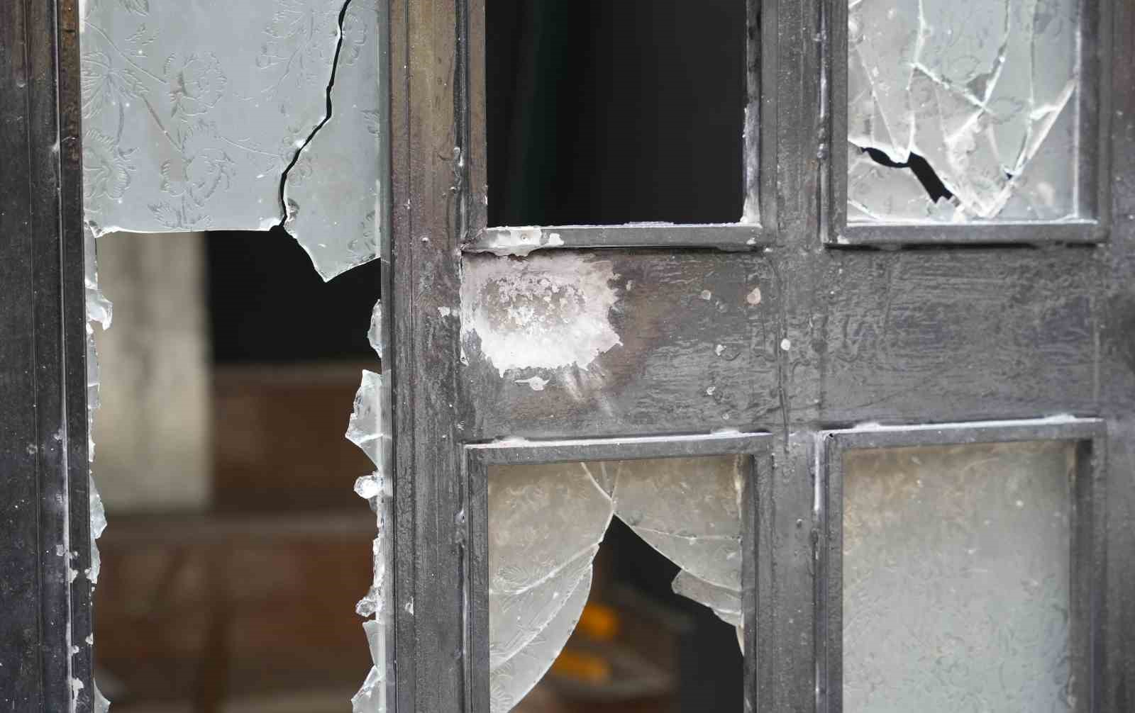 is yerini kursunlayan saldirganlarin kendilerini kayda aldiklari anlar guvenlik kamerasina yansidi 3 ymz1Dkmu