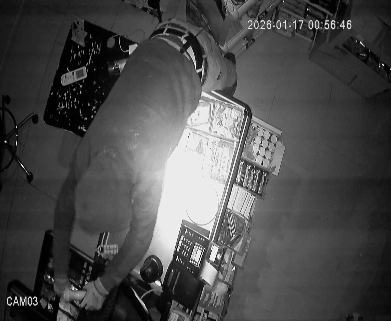 İş yerlerine giren hırsızlar ne bulduysa çaldı: 2 şüpheli tutuklandı 6 is yerlerine giren hirsizlar ne bulduysa caldi 2 supheli tutuklandi 2 squ9Rs6D