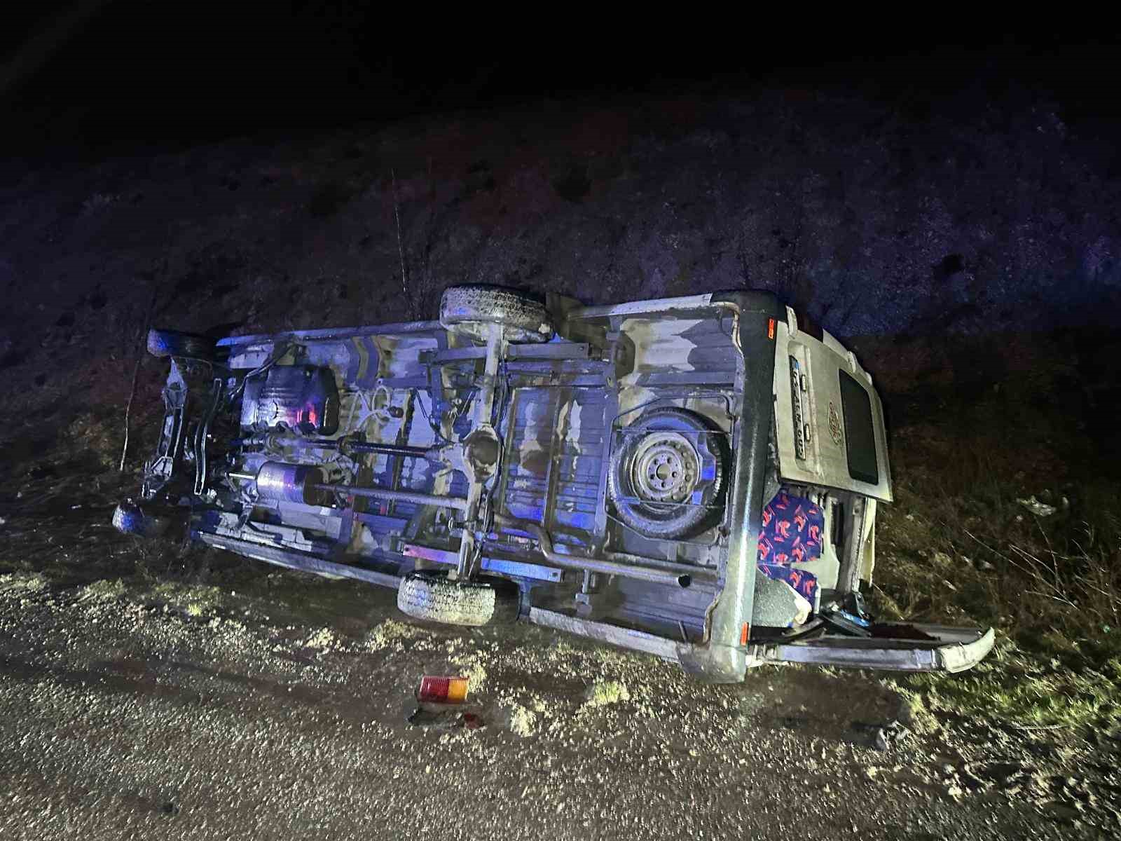 isci servisi sarampole devrildi 17 yarali 4 RcalfPG3
