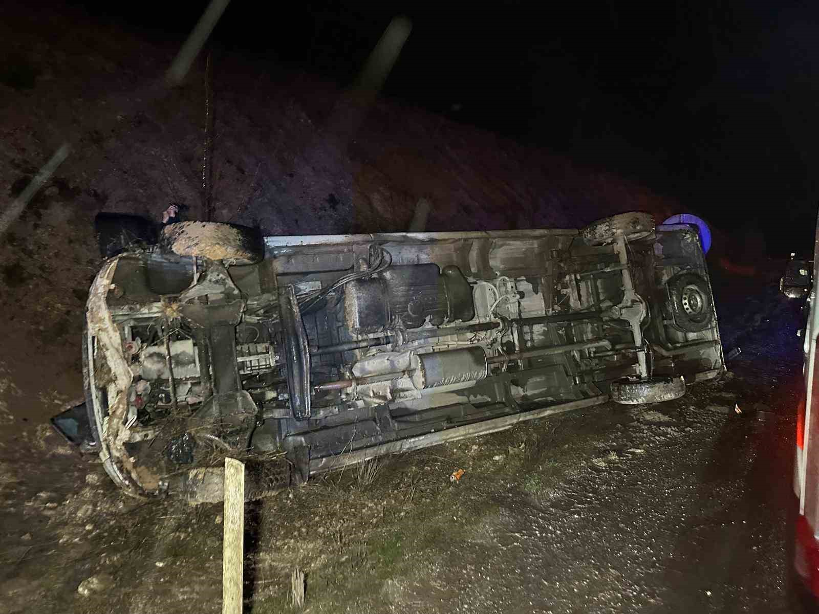 isci servisi sarampole devrildi 17 yarali 7 TBc5S4QX
