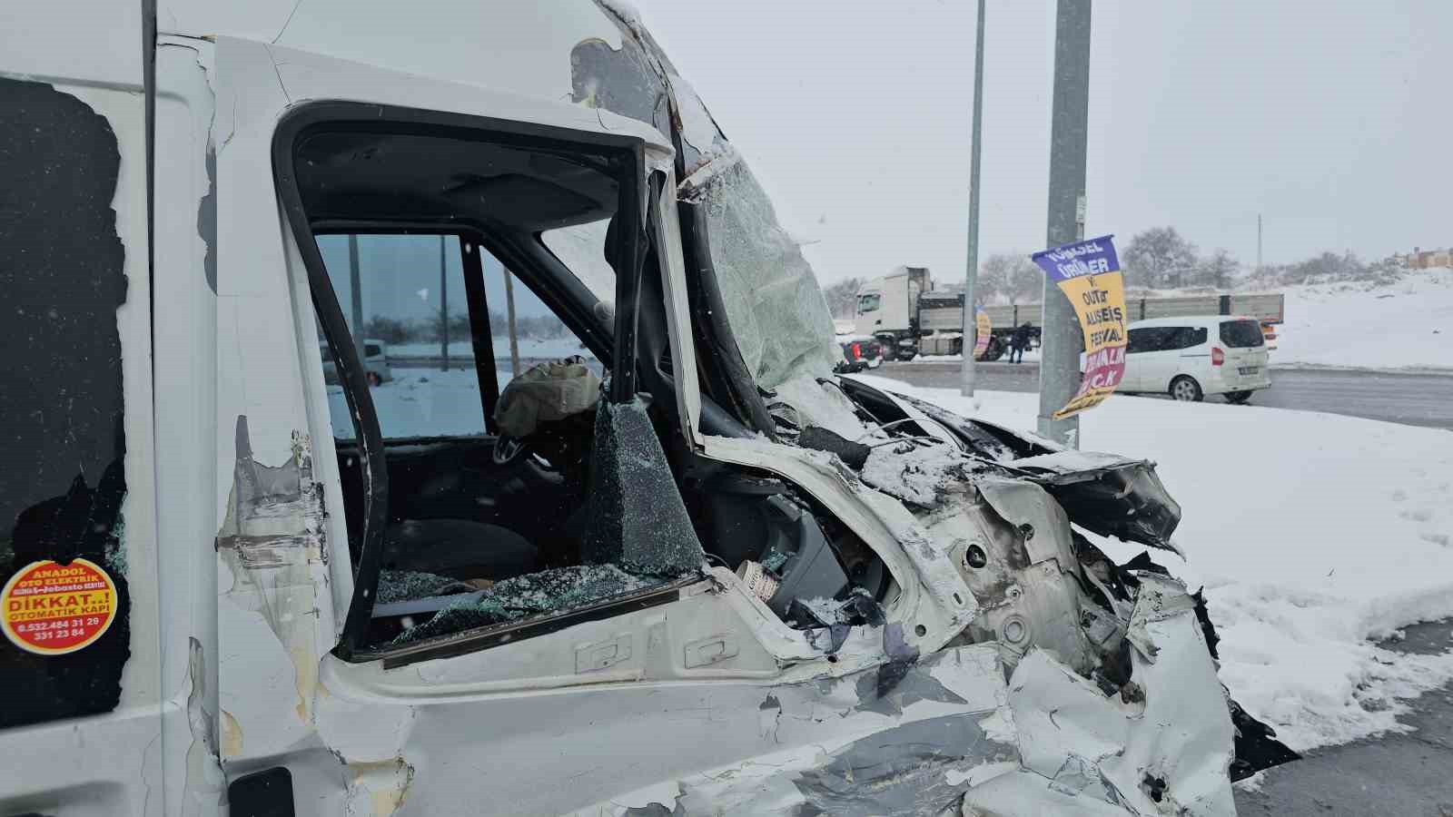 isci servisi tira carpti 11 yarali 1 DIXZQlPz