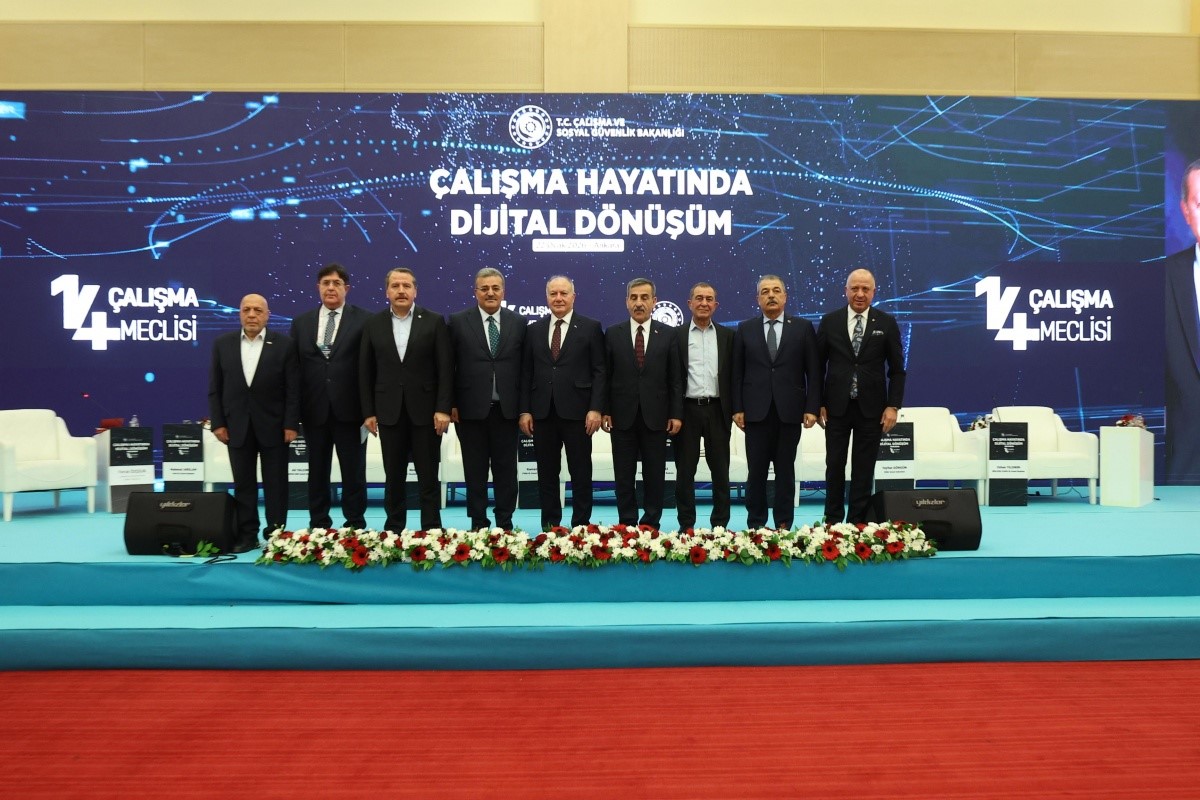 İşçi ve memur konfederasyonlarından dijital dönüşüm uyarısı: "Doğru yönetilmezse sosyal adaletsizlikleri derinleştirebilir" 4 isci ve memur konfederasyonlarindan dijital donusum uyarisi dogru yonetilmezse sosyal adaletsizlikleri derinlestirebilir 0