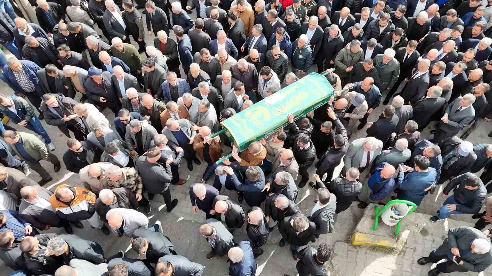 ise alinmadigi iddiasiyla belediye baskani ve soforunu oldurdu pismanim dedi saniga ceza yagdi 1 IOv5bMHA