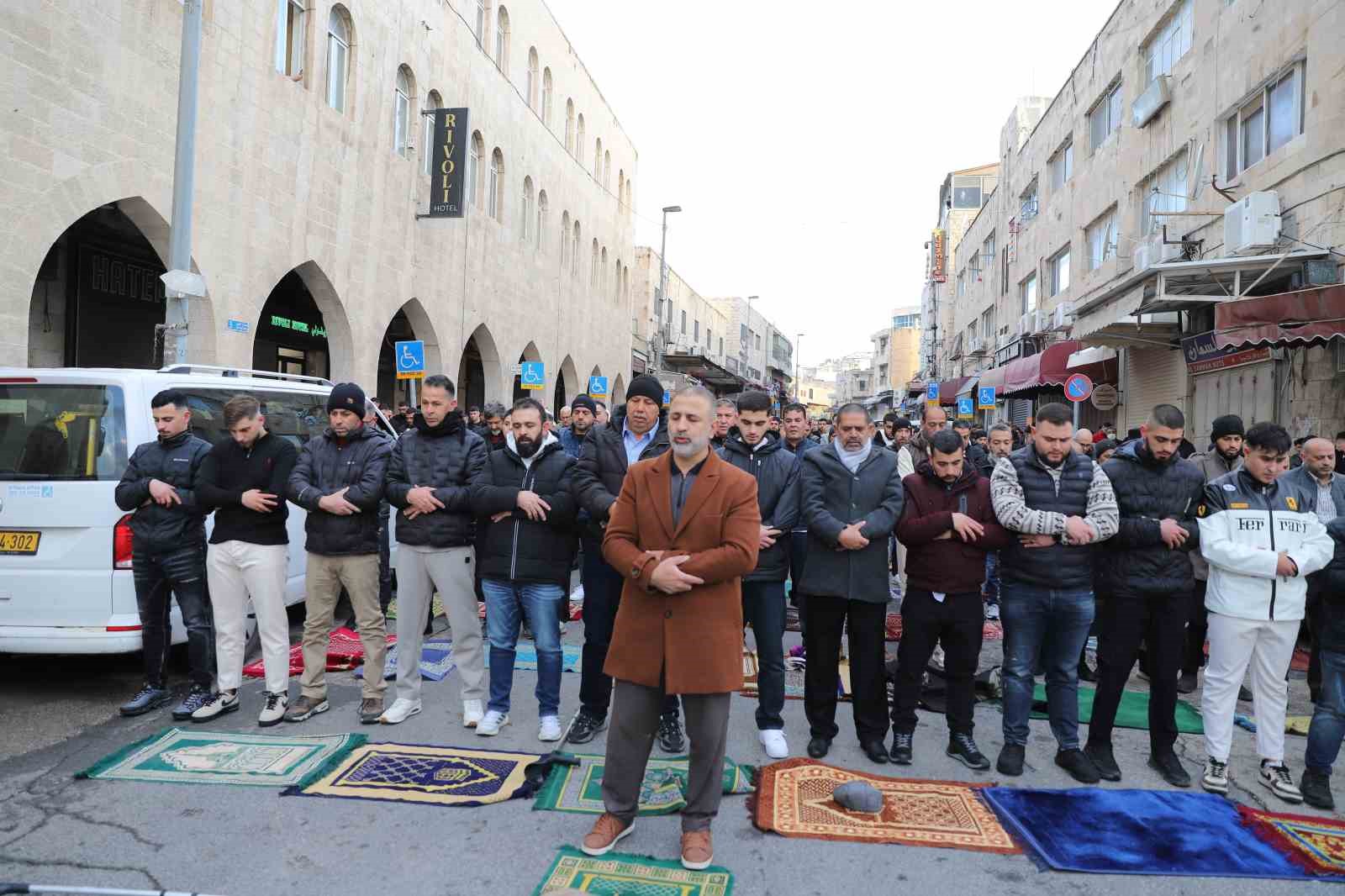 isgal altindaki dogu kuduste muslumanlar bayram namazini sokakta kildi 4 WKzz9dIG