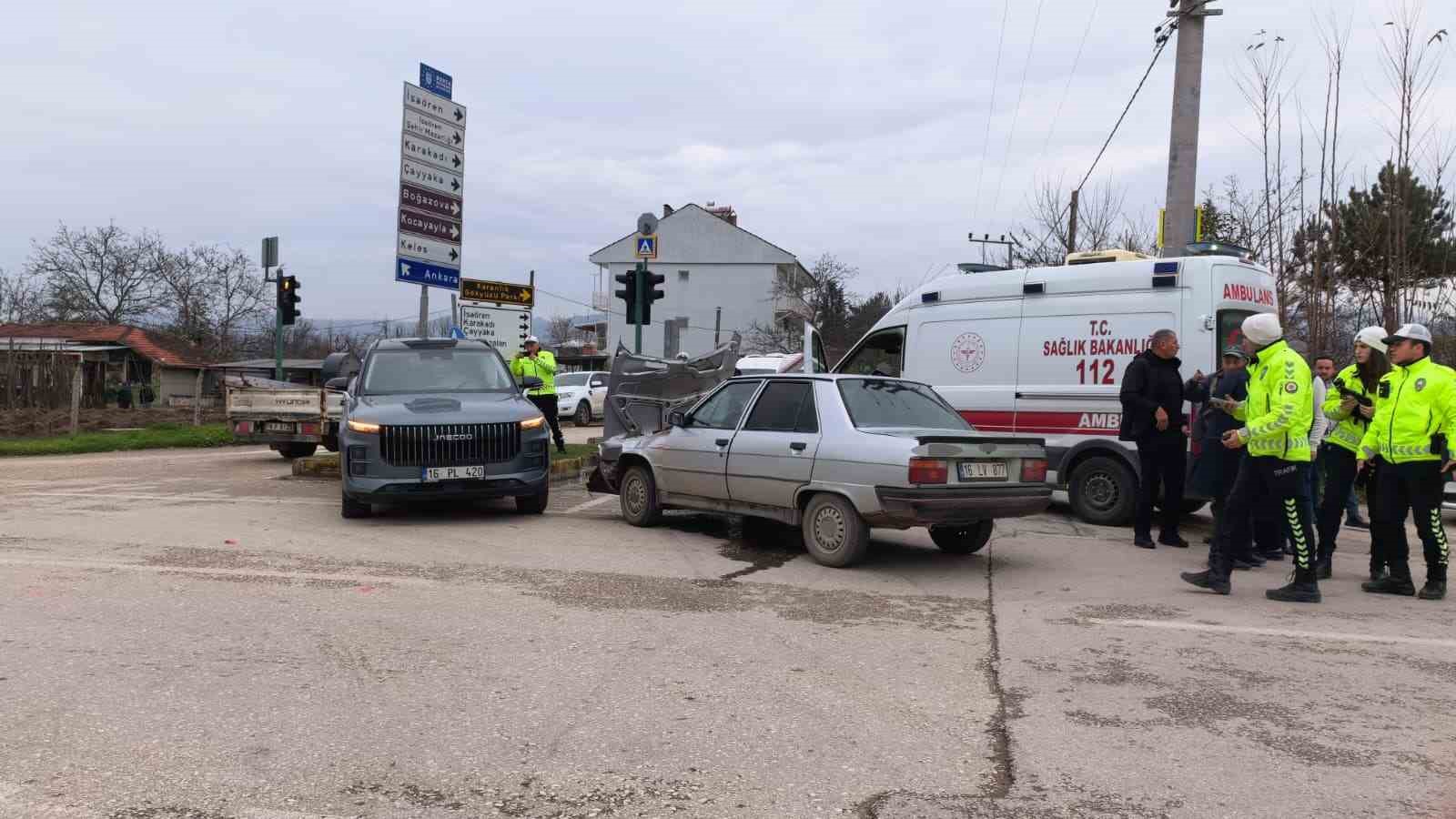 isik ihlali kaza getirdi 2 yarali 3 16D6vuMM