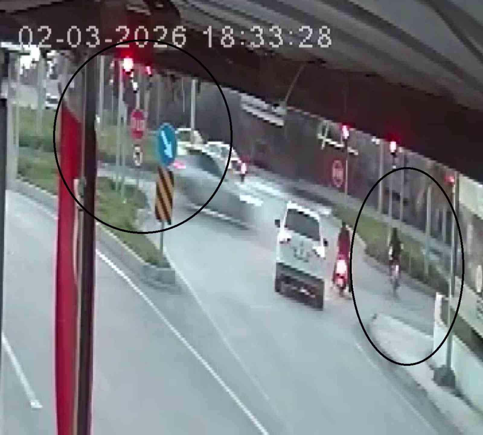 Işık ihlali yapan motosiklet otomobille çarpıştı: 2 yaralı 5 isik ihlali yapan motosiklet otomobille carpisti 2 yarali 1 K6QFcB4Y