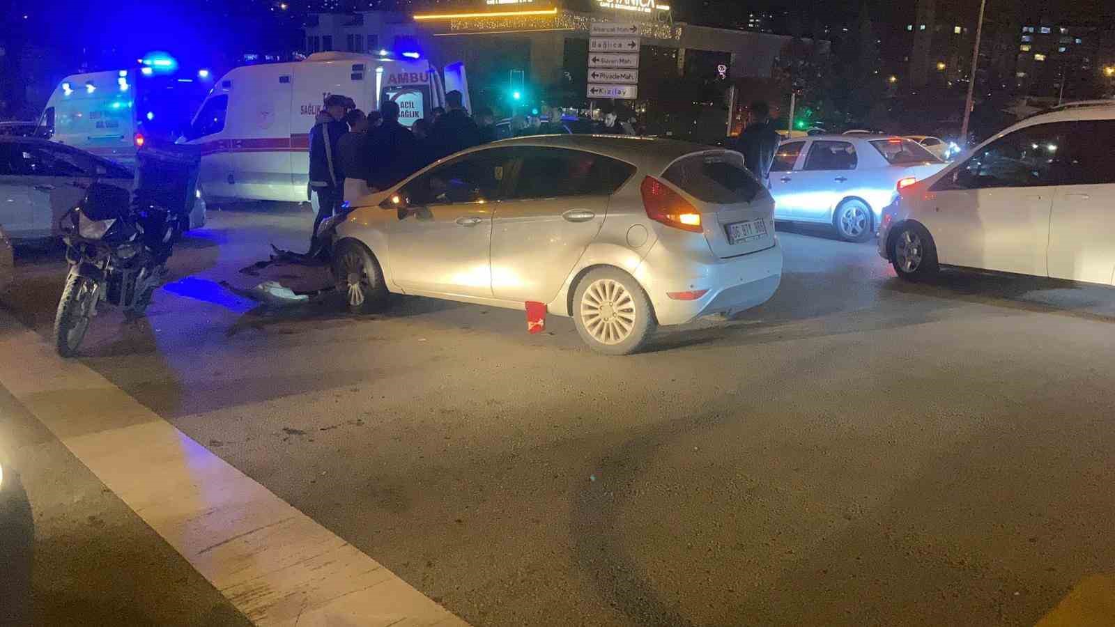 isik ihlali yapan otomobil iki motosiklete carpti 2 yarali 2 NnDsHem3