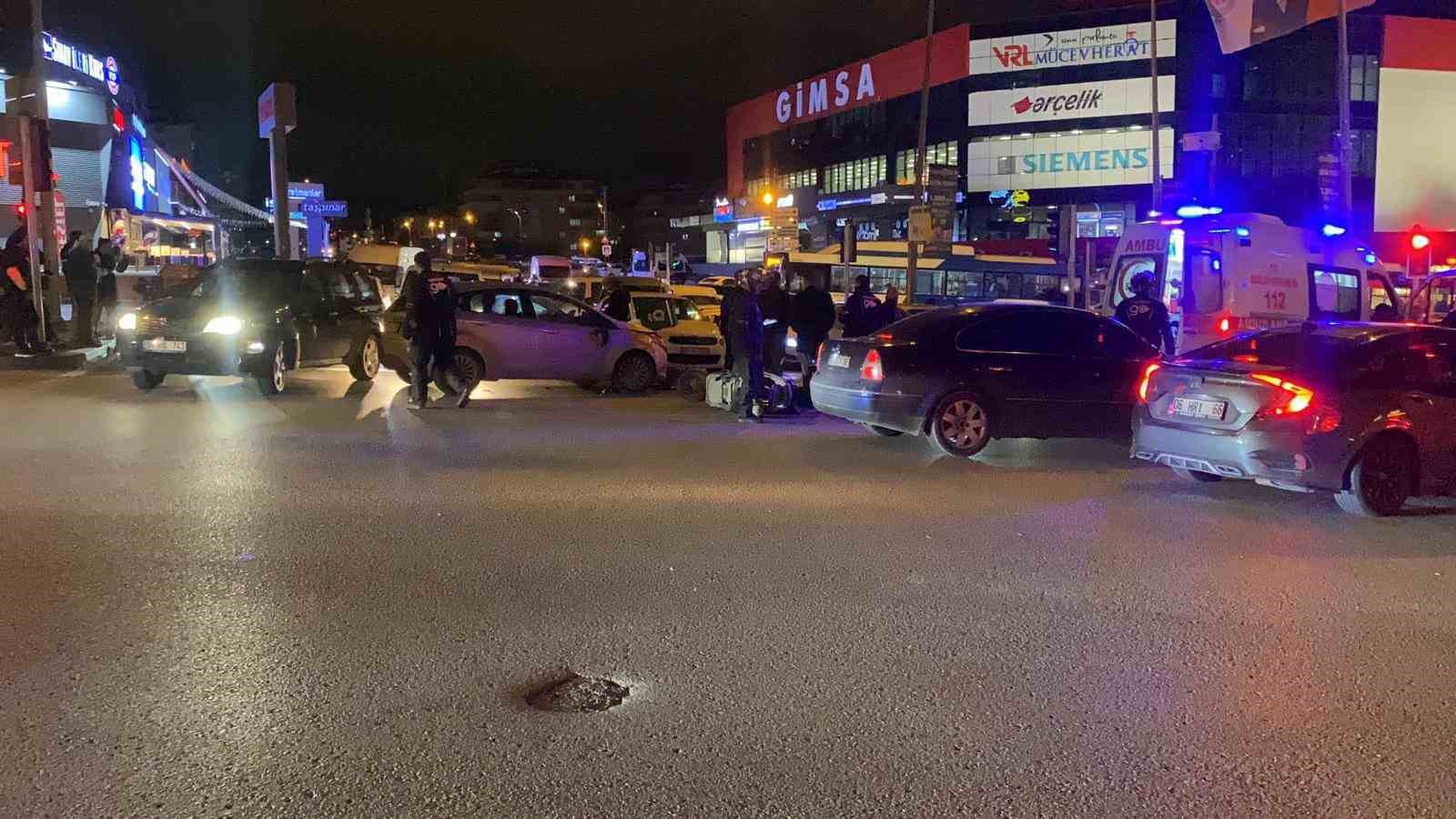 isik ihlali yapan otomobil iki motosiklete carpti 2 yarali 3 3VQ1uYPl