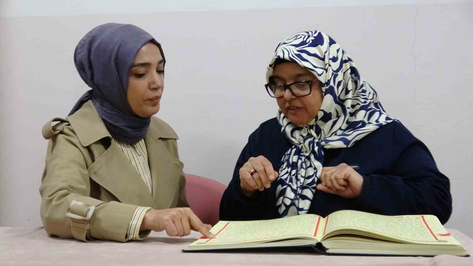 isitme engelli kadin kuran i kerimi bir ayda ogrendi 0 YOWUzt9r
