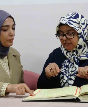 isitme-engelli-kadin-kuran-i-kerimi-bir-ayda-ogrendi-kYf9V2pS.jpg