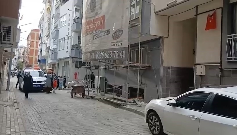 İskelenin 5. katından düşen genç işçi ağır yaralandı 4 iskelenin 5 katindan dusen genc isci agir yaralandi 0 sMPIHE9W