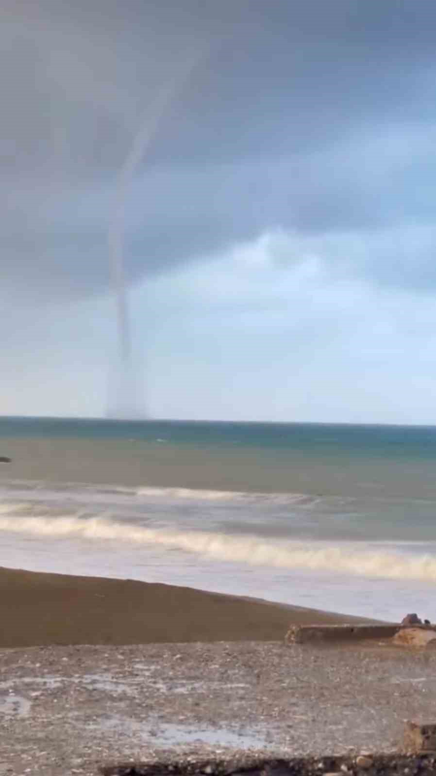 iskenderun korfezinde olusan hortum cep telefonu kamerasina yansidi 0 v8ll5c8t