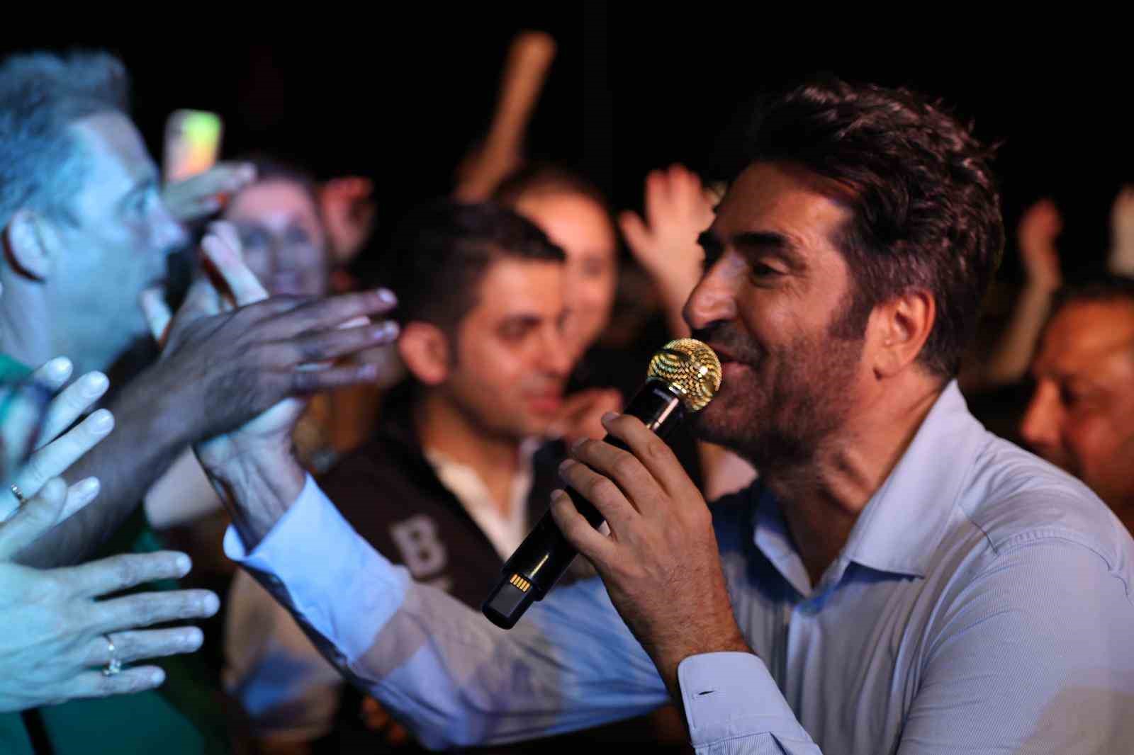 İskenderun’da Mahsun Kırmızıgül rüzgarı esti 5 iskenderunda mahsun kirmizigul ruzgari esti 1 WiXjHpIS