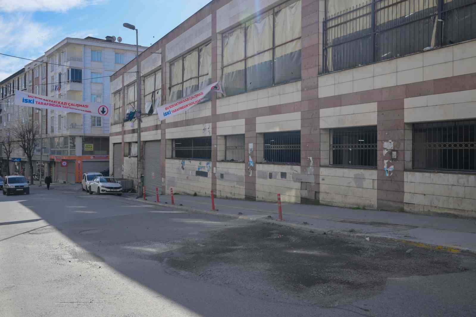 İSKİ, Esenyurt’ta yaptığı kazı çalışmalarının ardından sokakları kapatmadan bıraktı 9 iski esenyurtta yaptigi kazi calismalarinin ardindan sokaklari kapatmadan birakti 5 h1rBbdPc