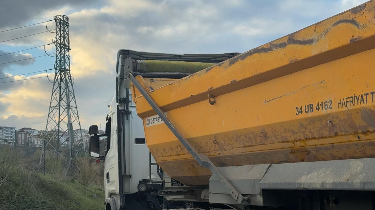 iskinin talimatiyla dokum yapan kamyonculara milyonluk kacak dokum cezasi iddiasi 4 ny9j731T