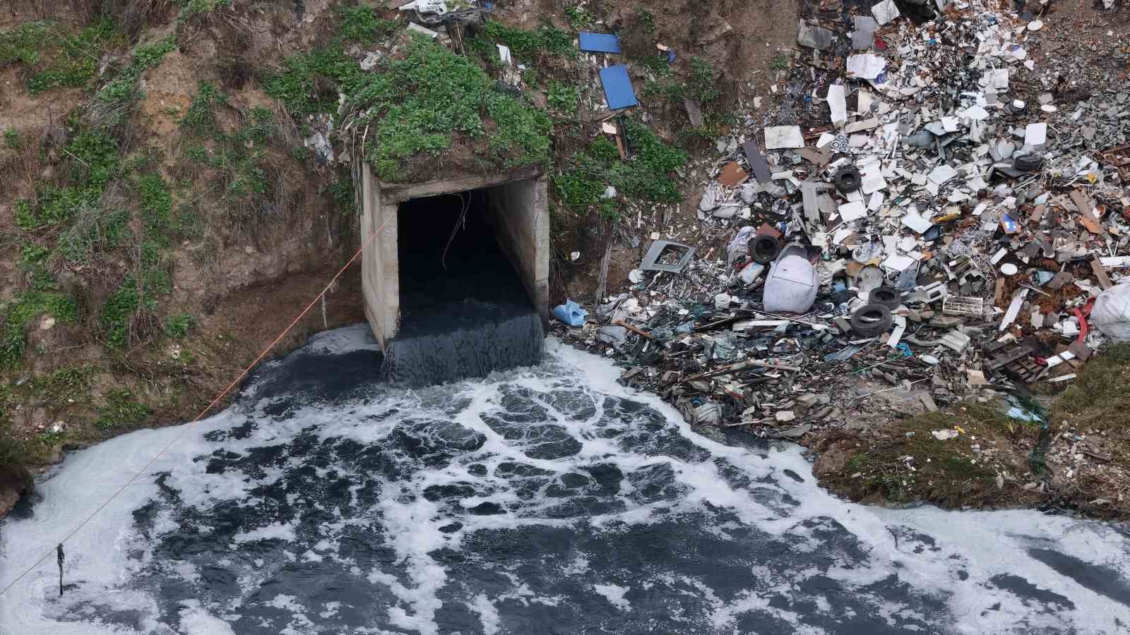 iskiye 3 milyon lira ceza kesilmisti marmara denizine lagim akitmaya devam ediyor 1 whI9JSFM