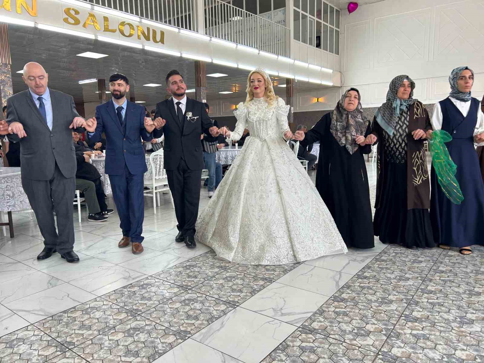 iskocyali geline van usulu dugun 5 ydnS7DP2