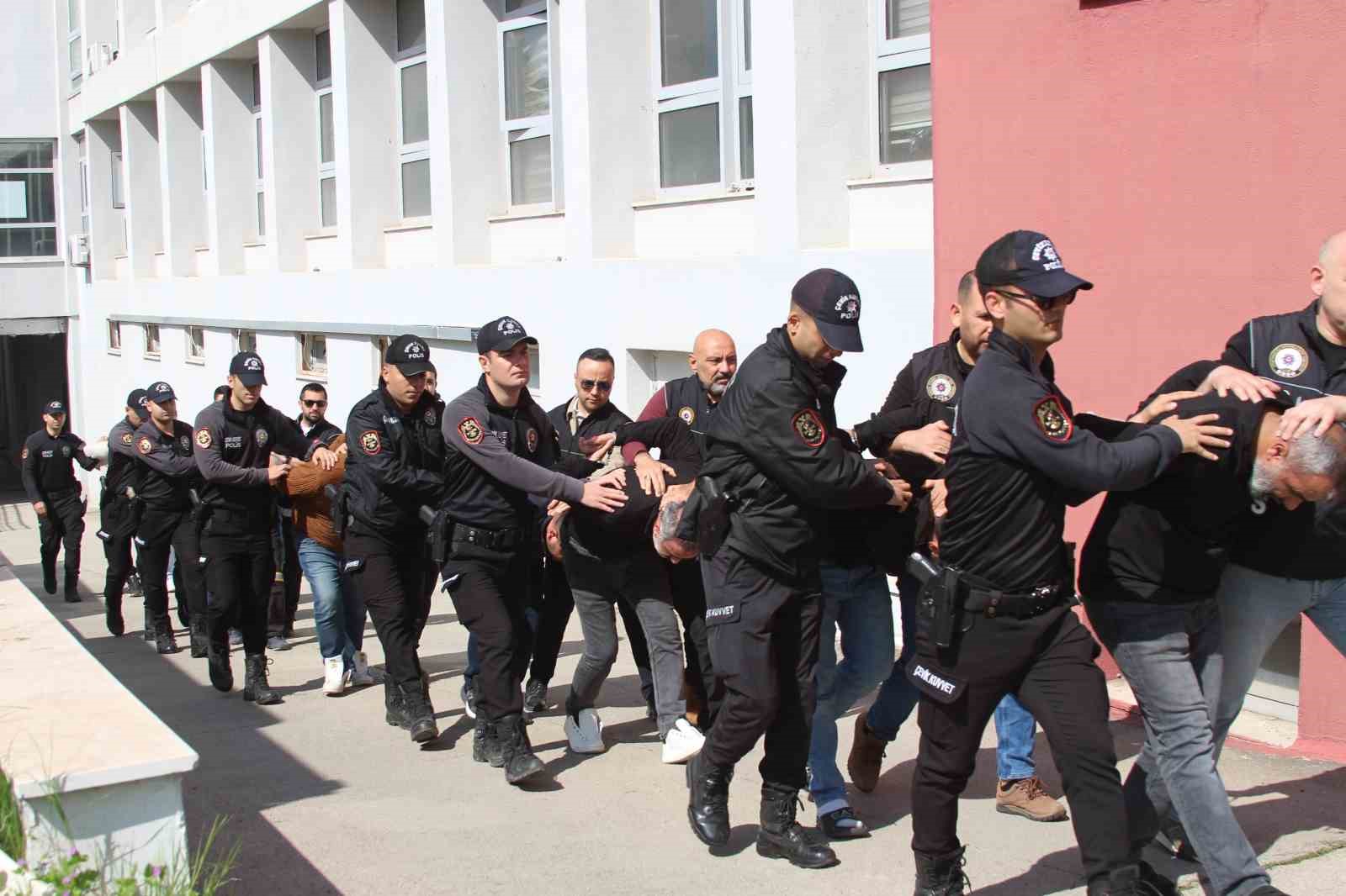 islak mendil susu cokertildi afiyet olsun kamuflaji pes dedirtti 0 PYGpUGSs