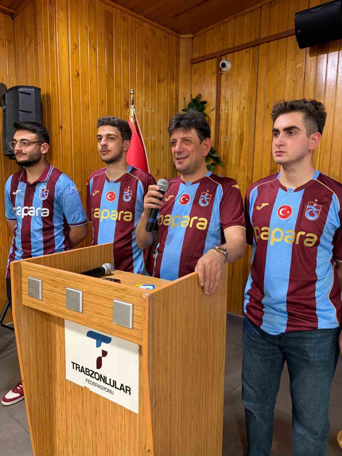 ismail turgut oksuz 61000 forma tek yurek trabzonspor kampanyasini baslatmis bulunuyoruz 2 SKPgBDh4