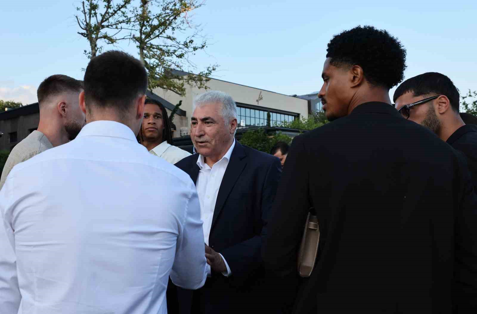 İsmail Yüksek, dünyaevine girdi 5 ismail yuksek dunyaevine girdi 1 6Rn6aX7G