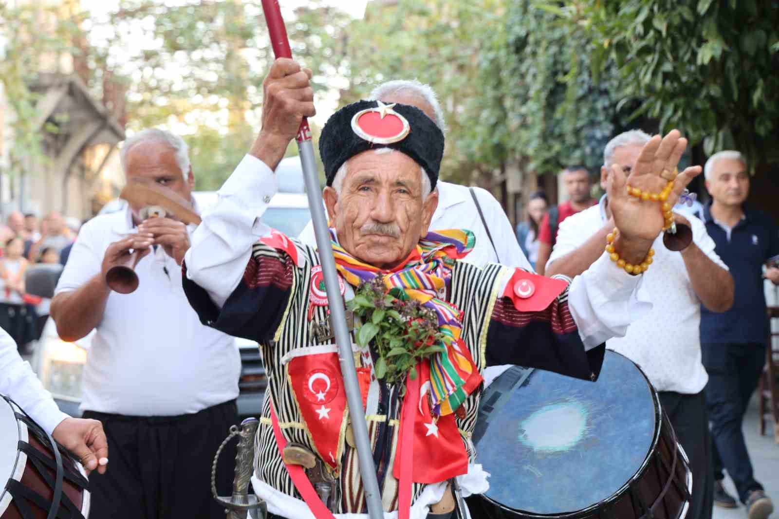 ismet atli karakucak guresleri sampiyonlar kortejiyle basladi 1 Q3DFUhL4