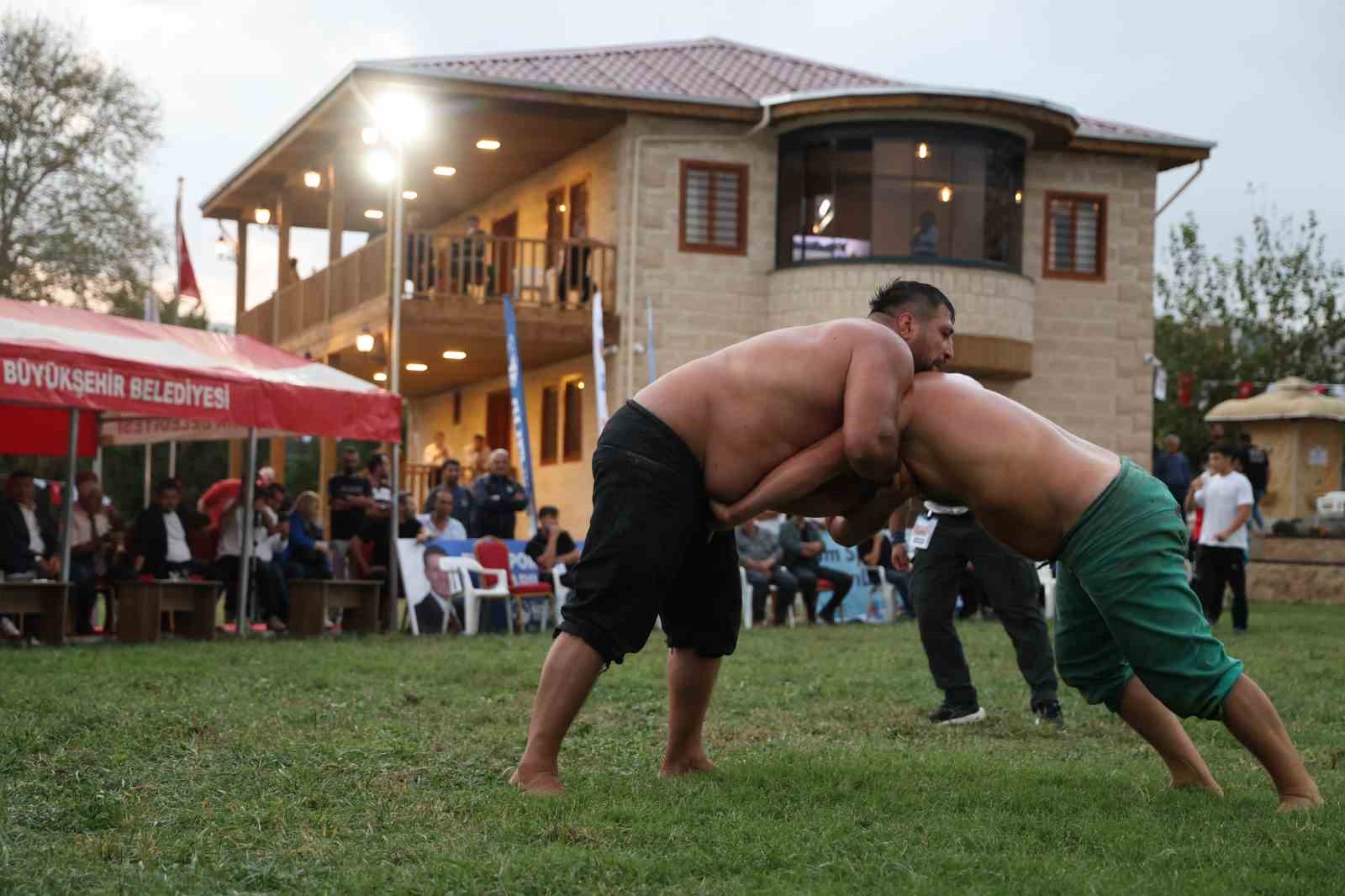 ismet atli karakucak gureslerini recep kara kazandi 0 v9MJeGlT