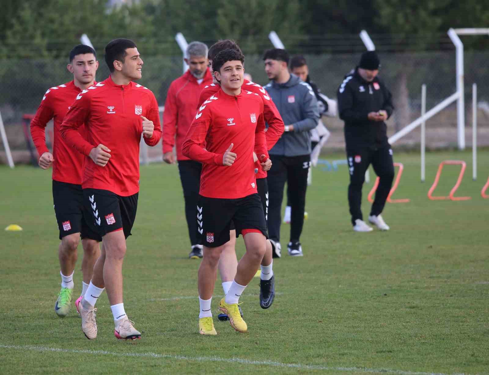 ismet tasdemirin akli play offta 1 hnATb9SE