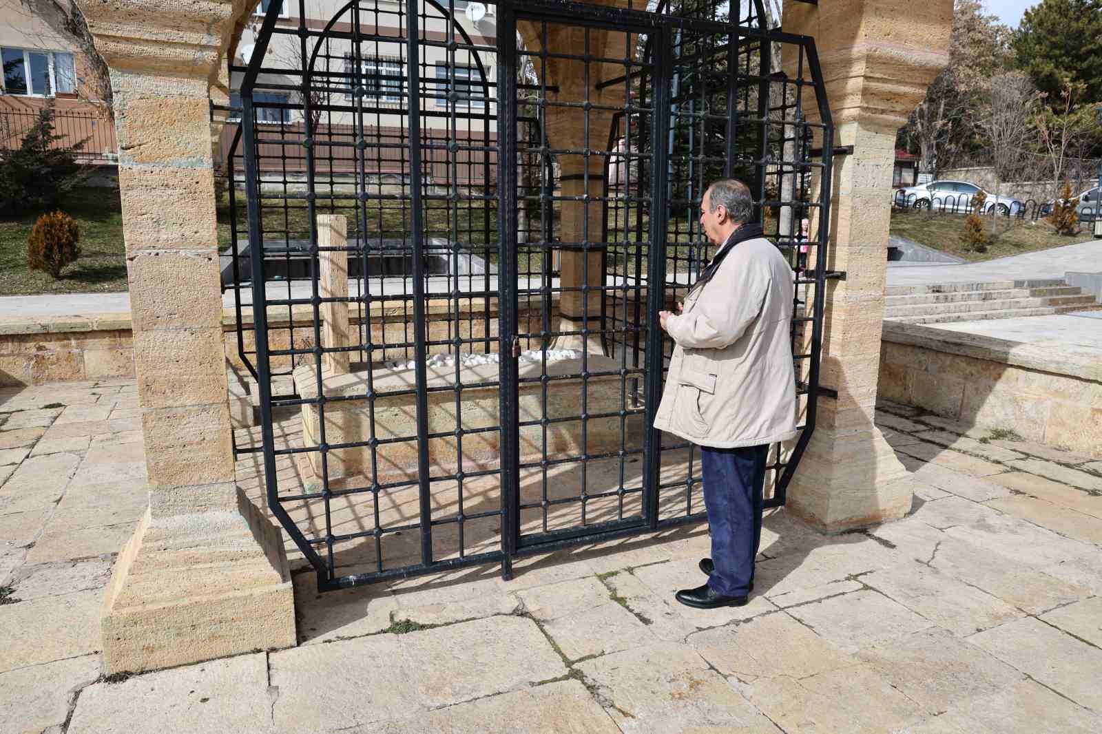 ismini bilmeyen yok ancak tanisan cok az sivasli bir sultan ve gonul insani kadi yzYPNTBj