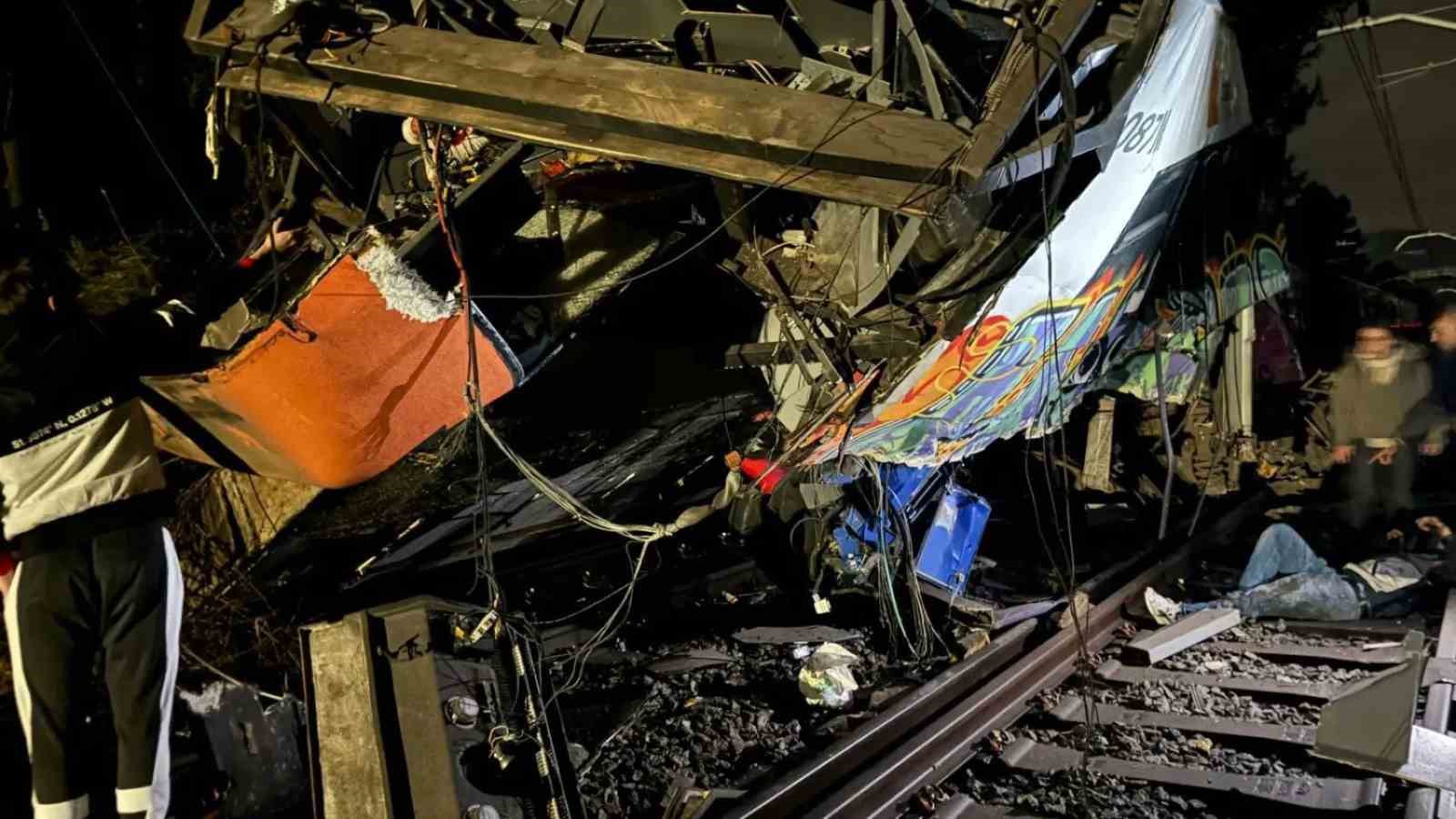 ispanyada iki tren kazasi daha 1 makinist hayatini kaybetti en az 37 kisi yaralandi TyWM15fp
