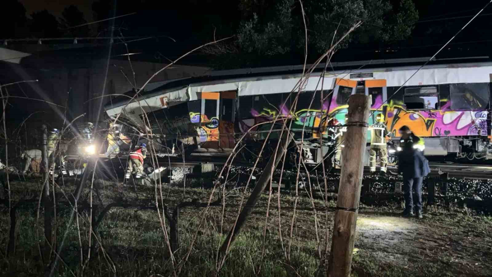 ispanyada iki tren kazasi daha 1 makinist hayatini kaybetti en az 37 kisi yaralandi dkJQzE3z