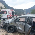 isparta-antalya-kara-yolunda-otomobil-ile-pikap-carpisti-4-yarali-EUmvmqOf.jpg