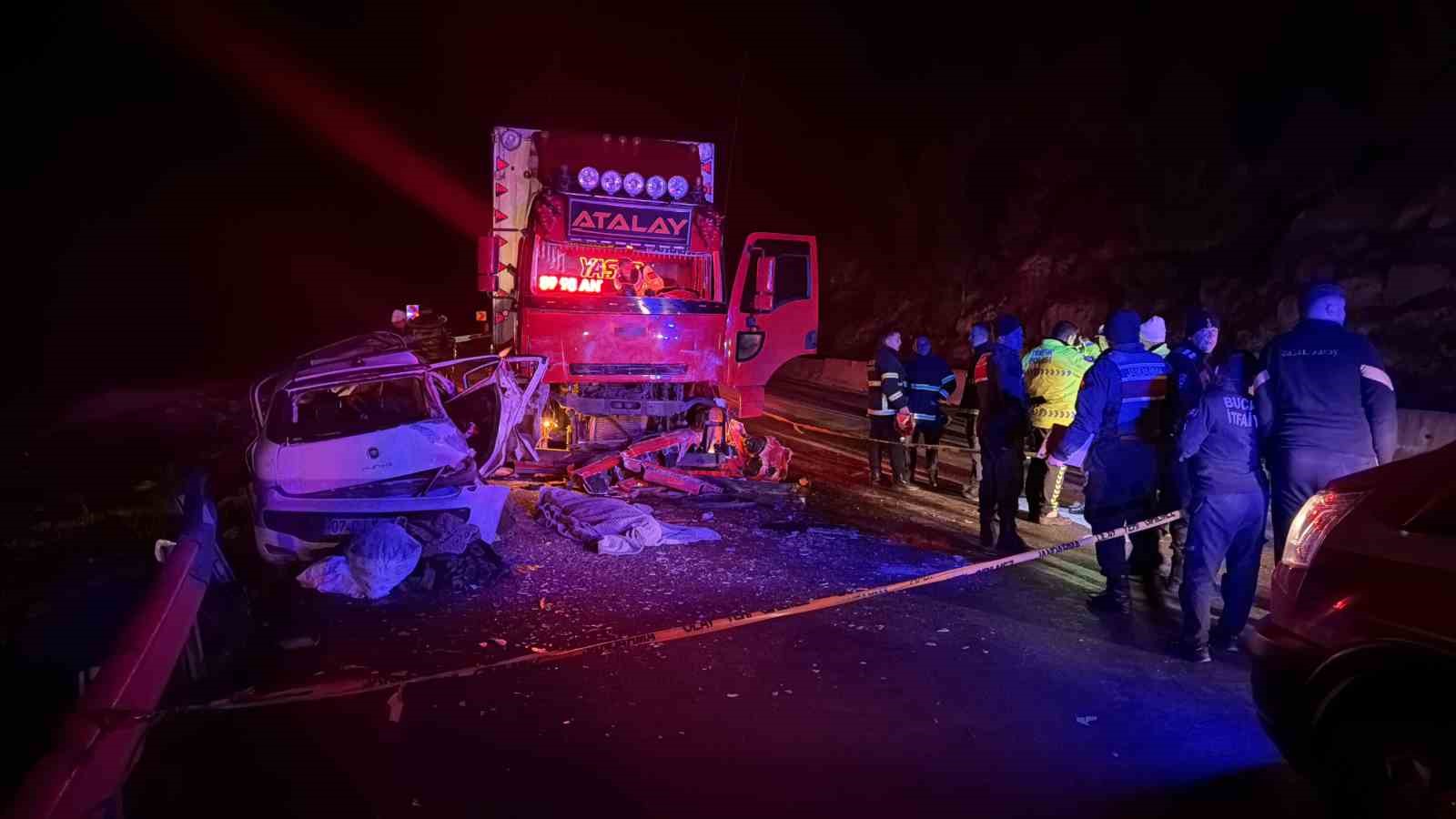 Isparta-Antalya karayolunda feci kaza: 1 ölü, 4 yaralı 4 isparta antalya karayolunda feci kaza 1 olu 4 yarali 0 4yQBLgVy